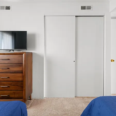 Ocean View 2-Bedroom Condo At Excalibur Perfect Coastal Getaway-2